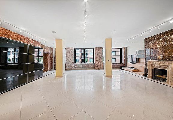 3rd image of 525 W 22nd St #4