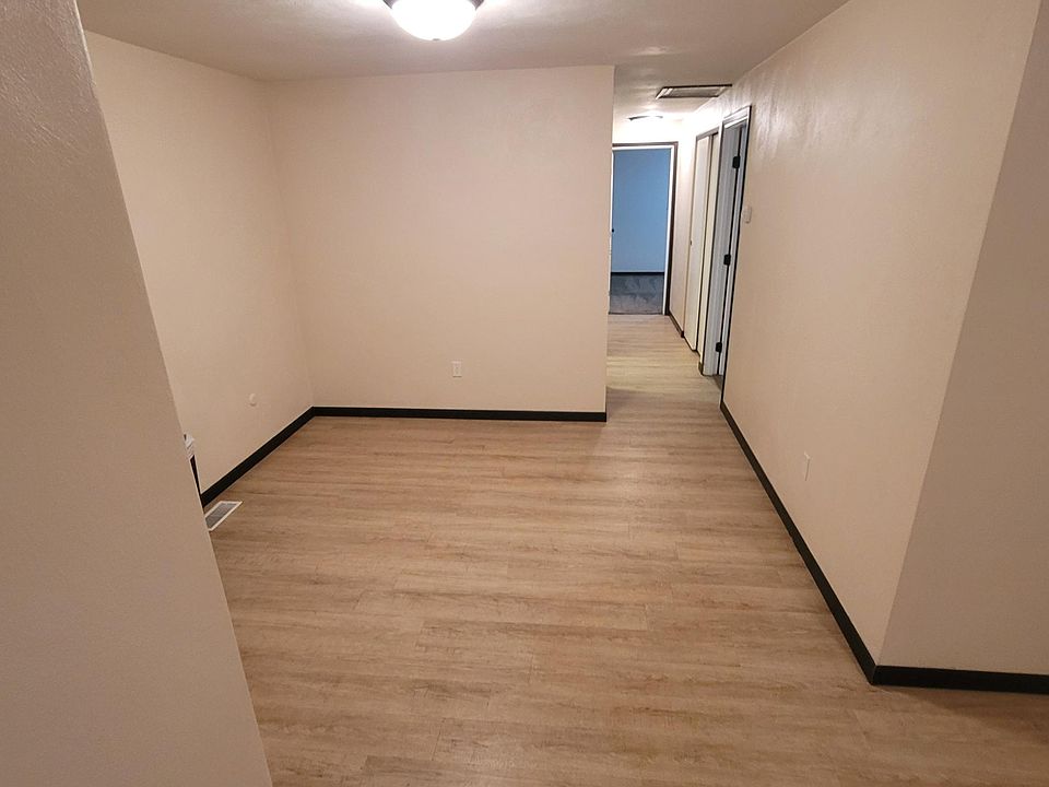 1st image of 453 Lyle Dr