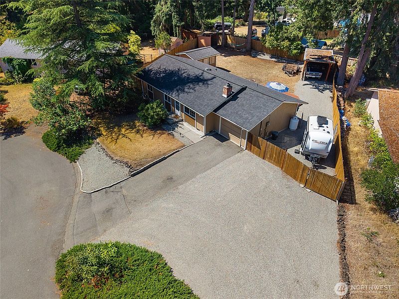 2nd image of 1706 Foxfire Drive SE
