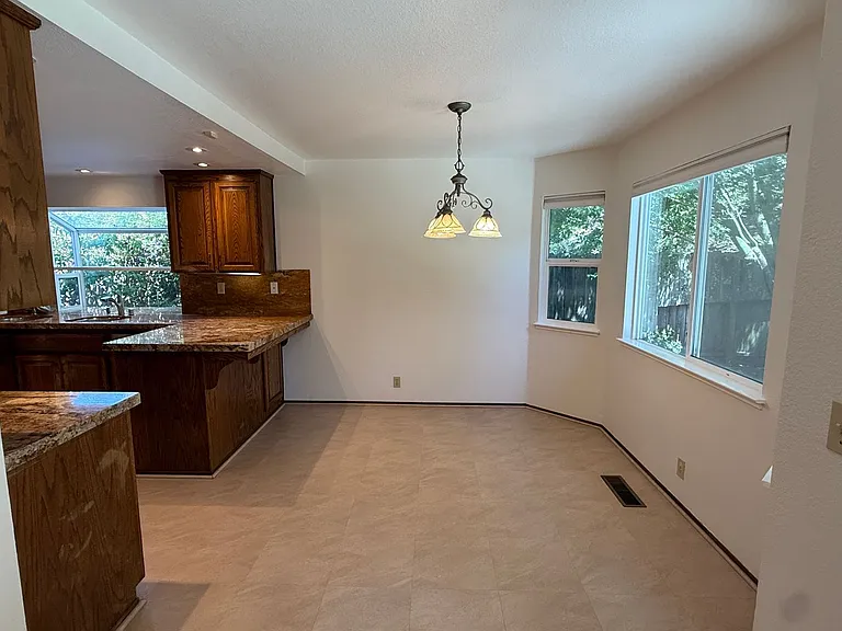 6252 Ridgemont Dr — Photo 23