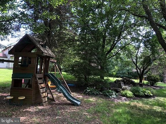 3rd image of 13275 Hunt Ridge Rd