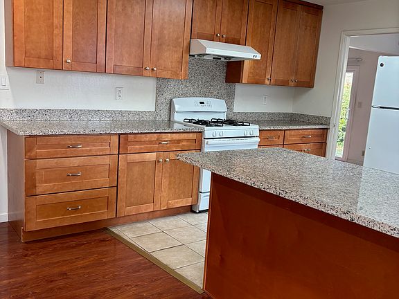 2nd image of 5487 Castle Manor Dr