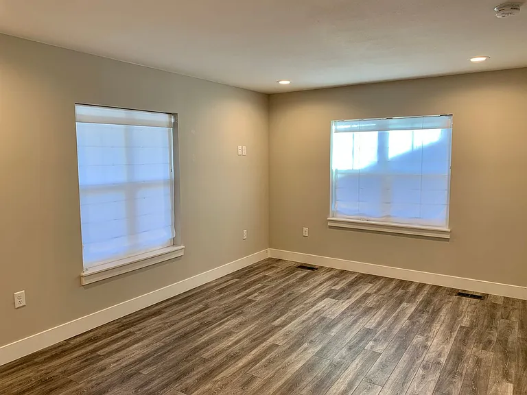 655 N Sheridan Ave — Photo 4