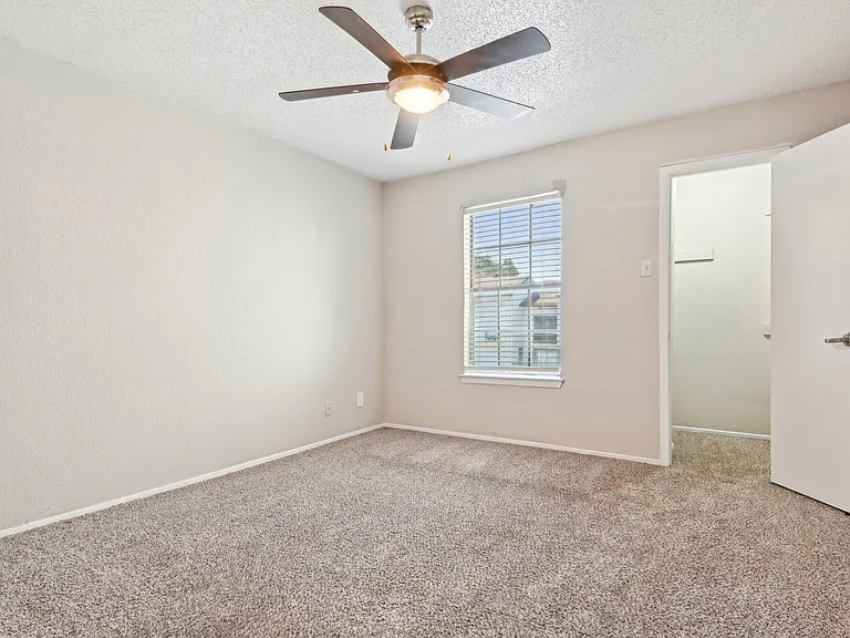 Blakely Apartments — Photo 85
