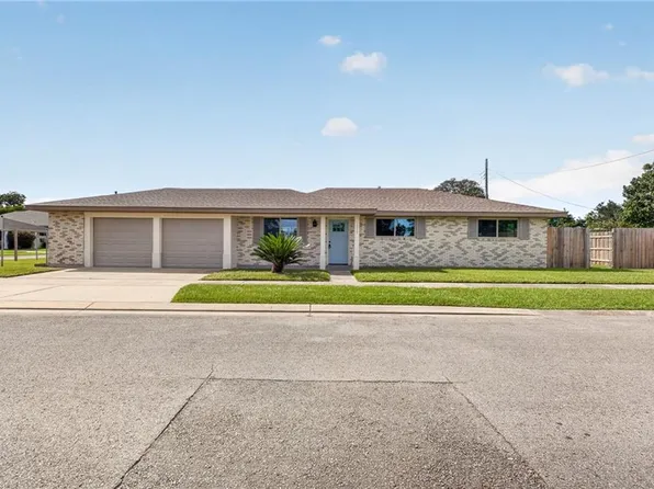 7517 Saturn Ct, Violet, LA 70092