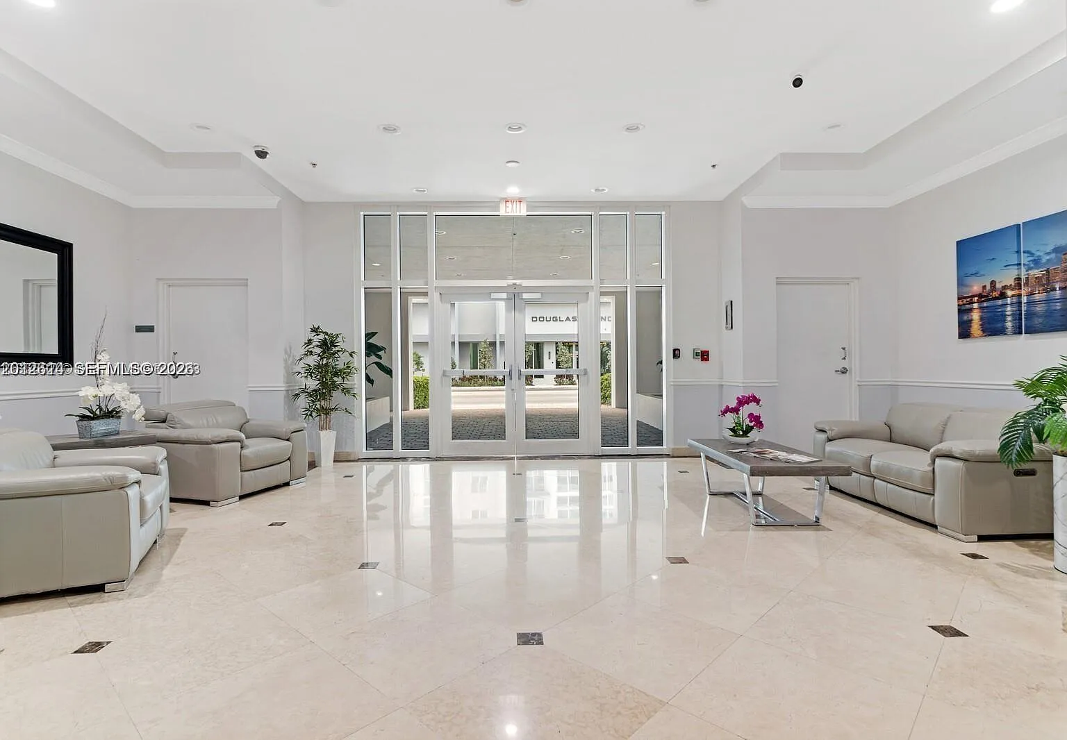 Douglas Place Condo — Photo 2