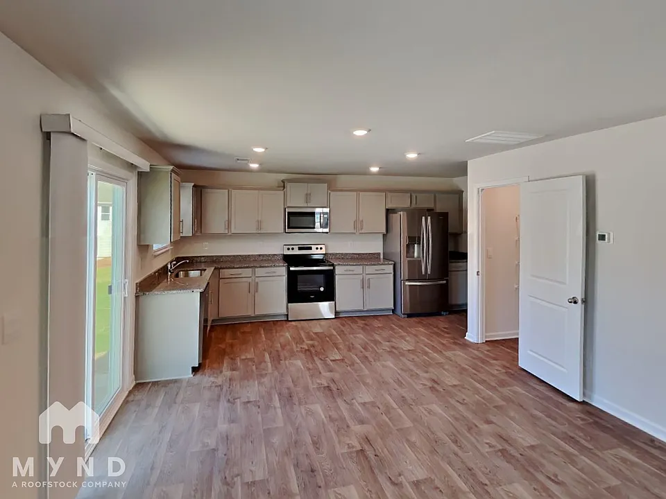2126 Allium Dr