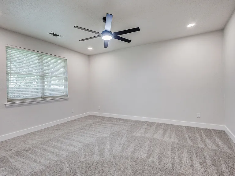 3948 Overlake Dr — Photo 8
