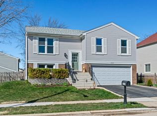 4945 Rochester Dr, Hoffman Estates, IL 60010