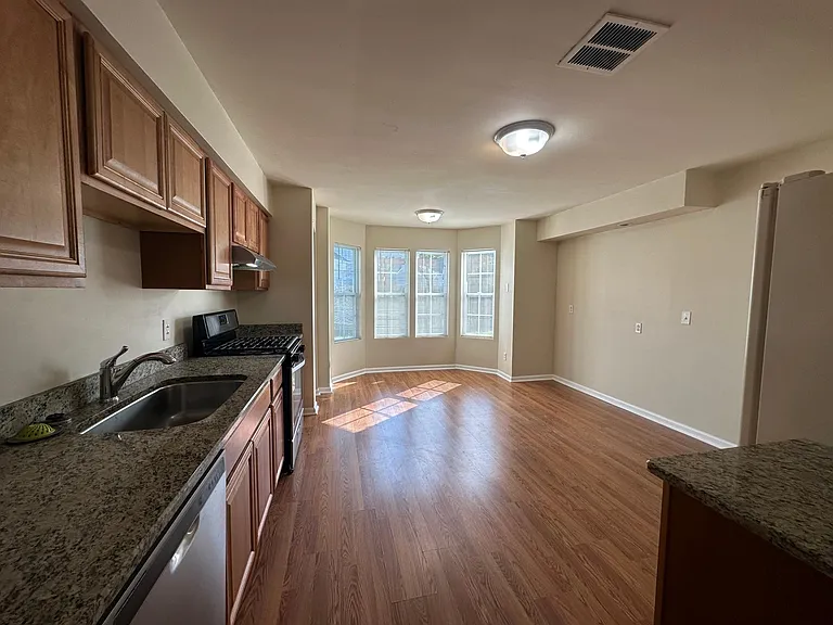 3205 Chicory Ct — Photo 3