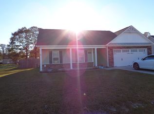 214 Long Neck Dr, Richlands, NC 28574