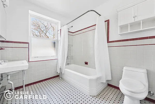 Rented by Leslie J. Garfield | media 15