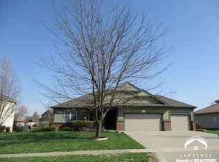 1629 Bobwhite Dr, Lawrence, KS 66047