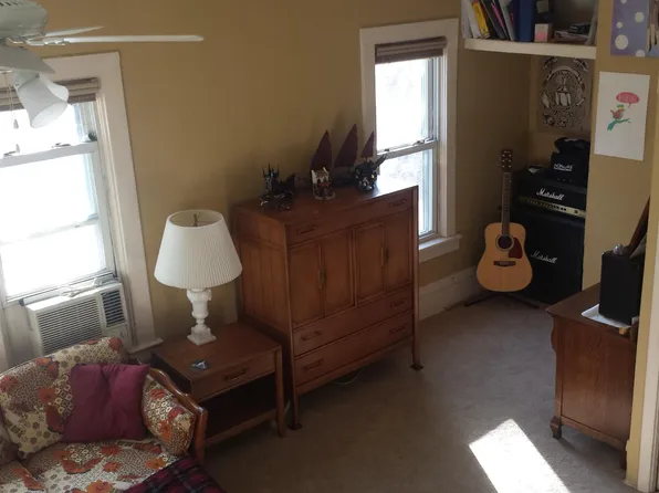 379 Roy St N, Saint Paul, MN 55104