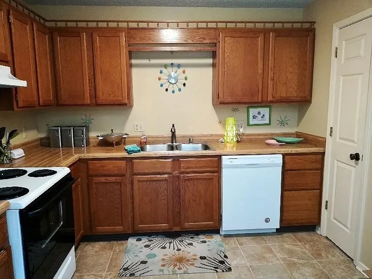 1118 Whipporwill Ln #B — Photo 7