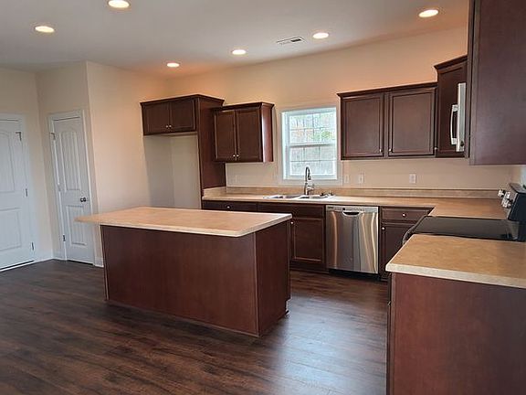 4th image of 182 Moonstone Ct