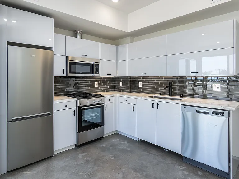 11588 W Pico Blvd #206 — Photo 3