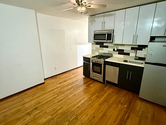 2nd image of 401 Chauncey St APT 1C