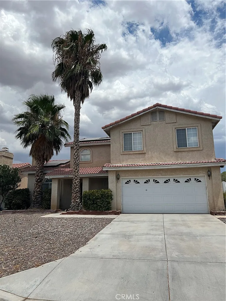 4 bed, 1922 sqft, $2,850 — Photo 1