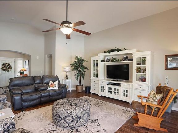 4th image of 2388 E Durango Dr