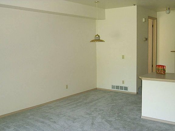 2nd image of 1615 Bellevue Way NE APT 01