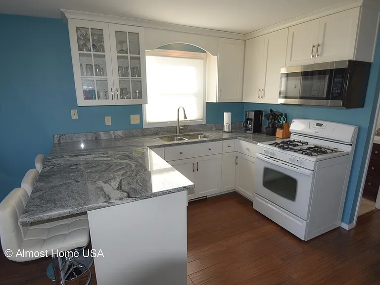 1028 Coppens Rd — Photo 11