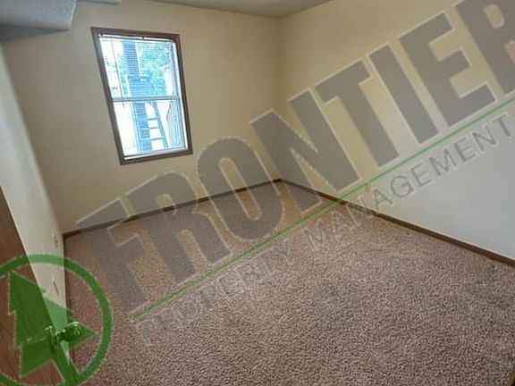 5th image of 822 E Prairie Hill Dr #B