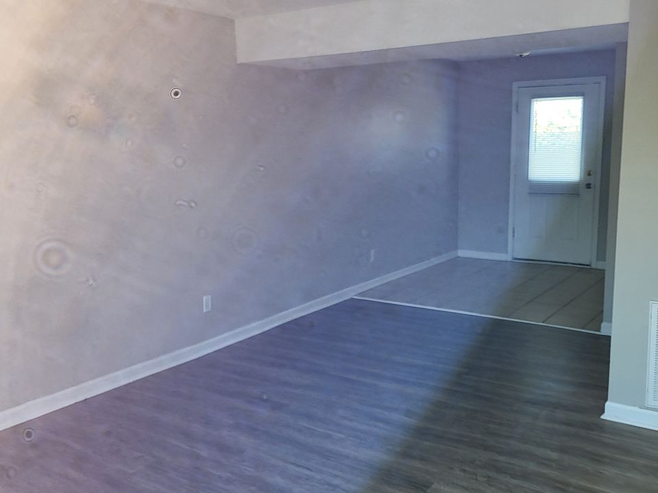 1st image of 939 Villa Dr APT 7
