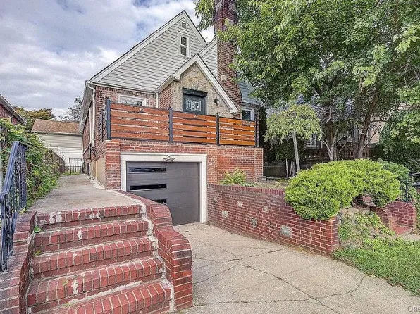 32-28 Utopia Parkway, Flushing, NY 11358