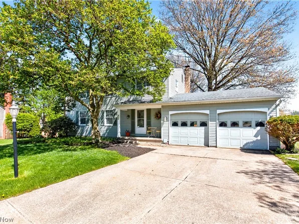 960 Red Oak Cir, Medina, OH 44256