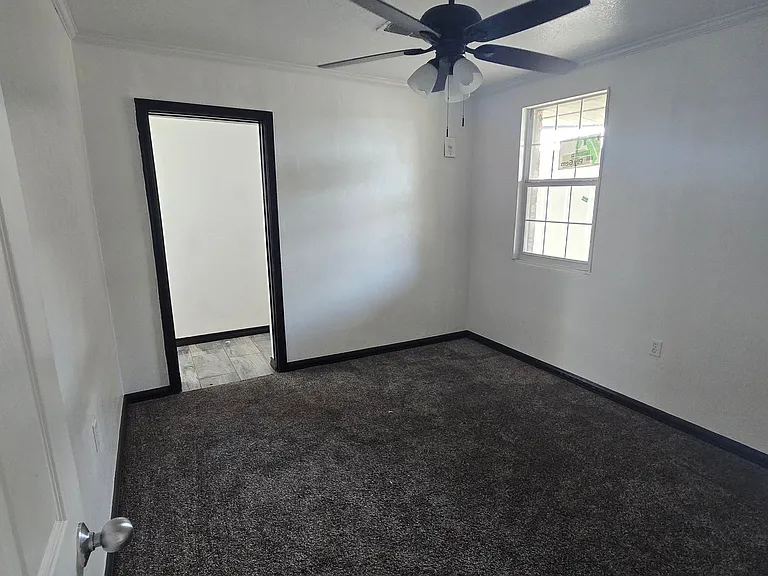 1617 Sunset Blvd — Photo 8