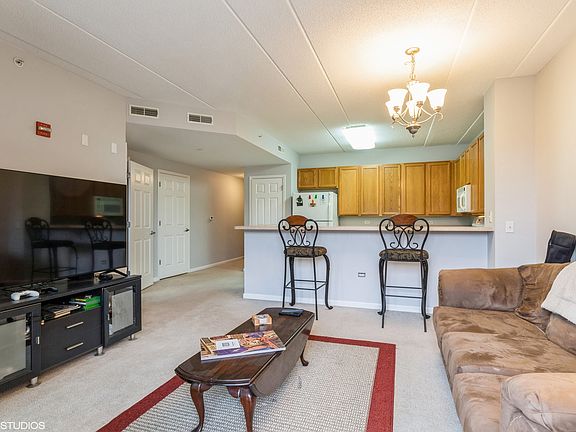 5th image of 656 Pearson St Unit 206C