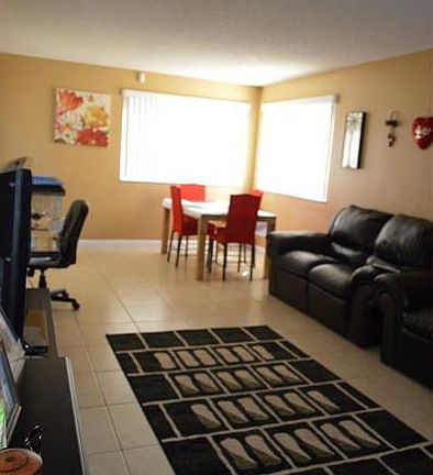 3rd image of 163 Lakeview Dr APT 202