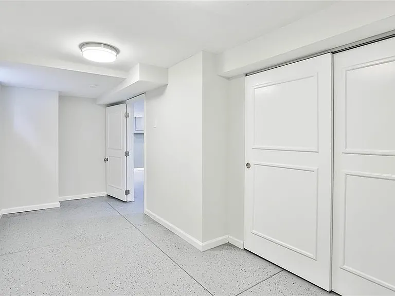 6059 Odell St — Photo 8