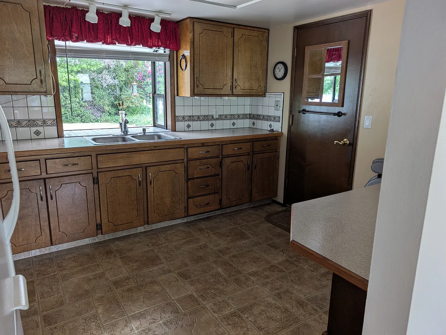 2 bed, 1050 sqft, $1,850 — Photo 3