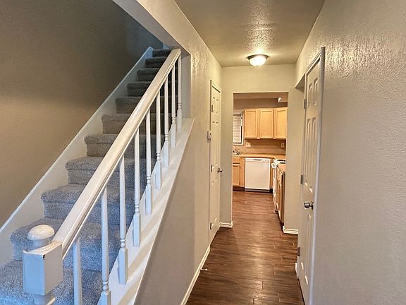 3rd image of 7833 Grass Hollow St