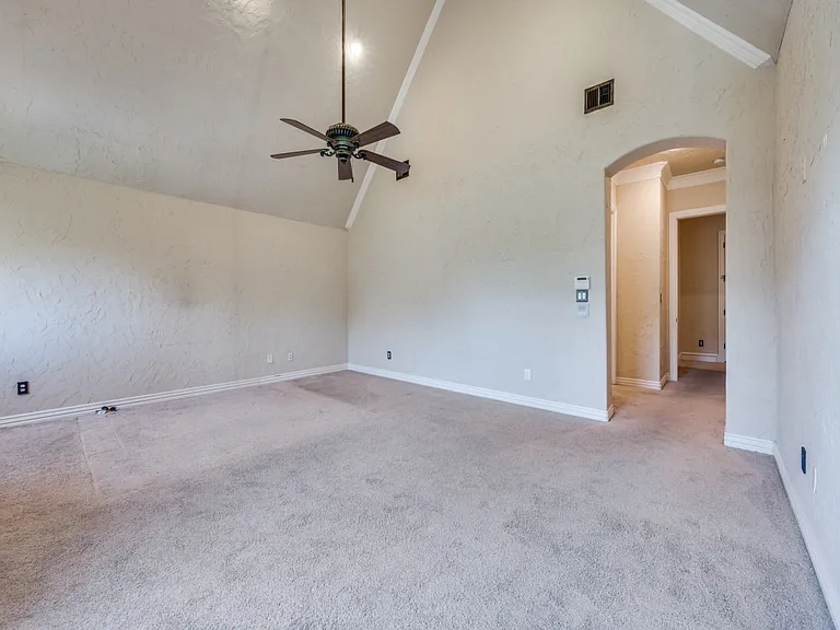 736 Rockingham Dr — Photo 18