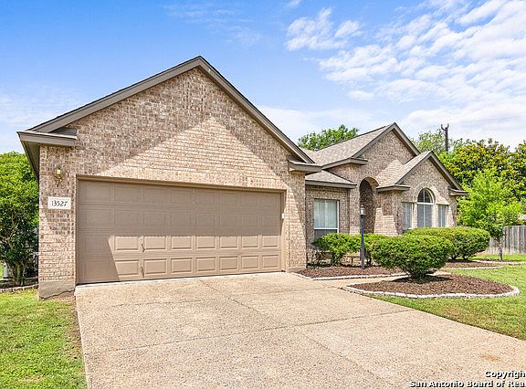 2nd image of 13527 Bluffton Park