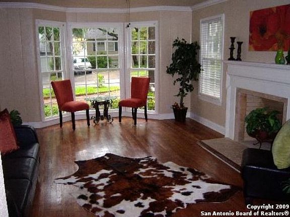 4th image of 215 Halcyon Pl