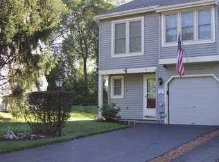 4 Flintlock Ln, Halfmoon, NY 12065