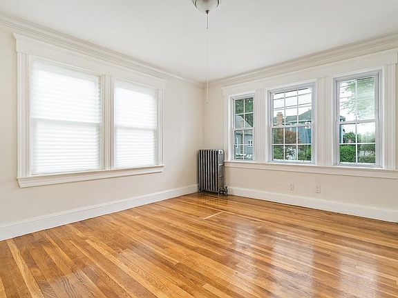 5th image of 9 Germain Ave