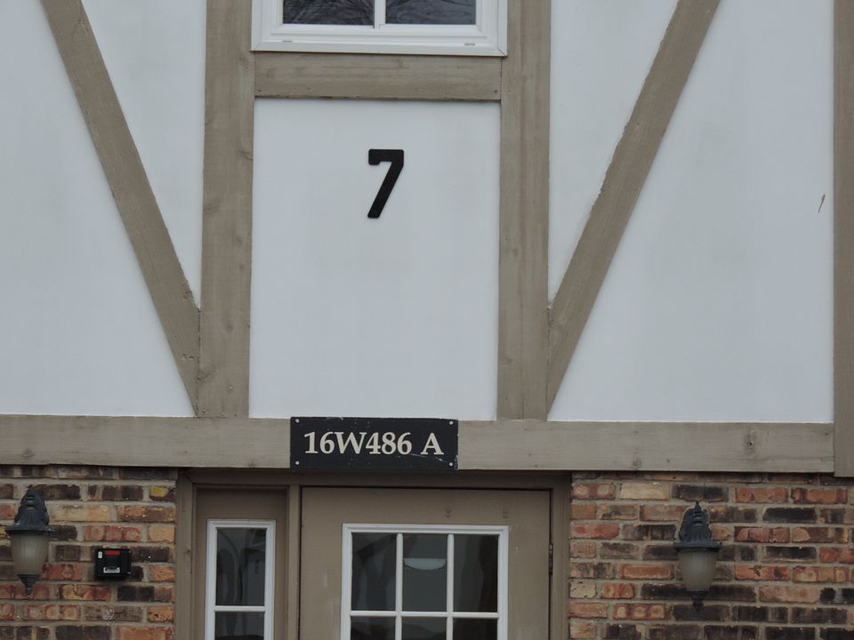 2nd image of 16W486 Lake Dr #7A-204