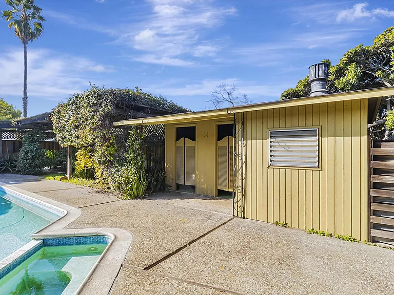 Distel Dr — Photo 35