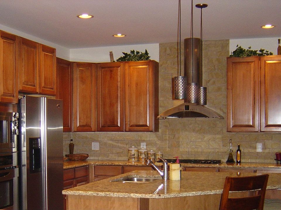 2nd image of 6898 Brook Hollow Ct