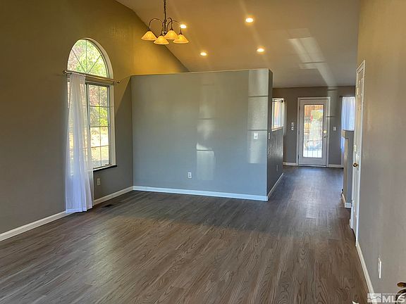 3rd image of 1096 Dolce Dr