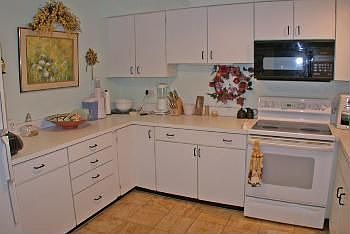 4th image of 4602 Euclid Ave APT 2A