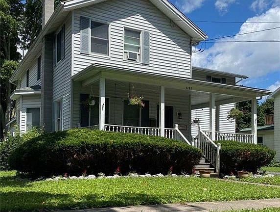 3rd image of 3197 East Ave
