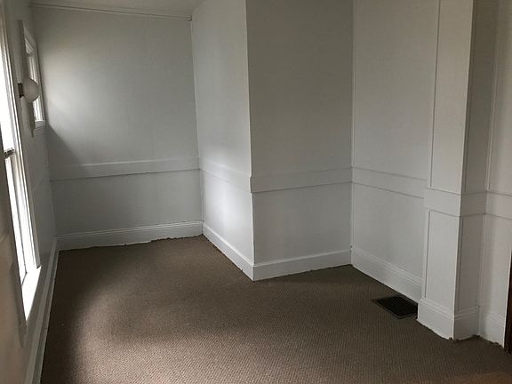5th image of 328 W 21st St APT 1