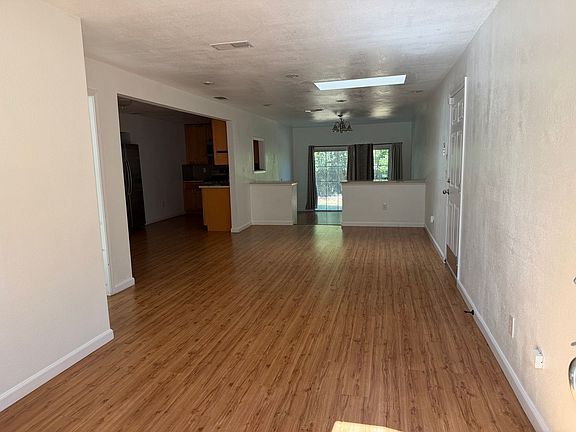 3rd image of 3829 Delaware Ave