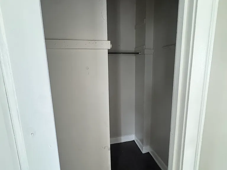 7250 S Langley Ave #2R — Photo 2